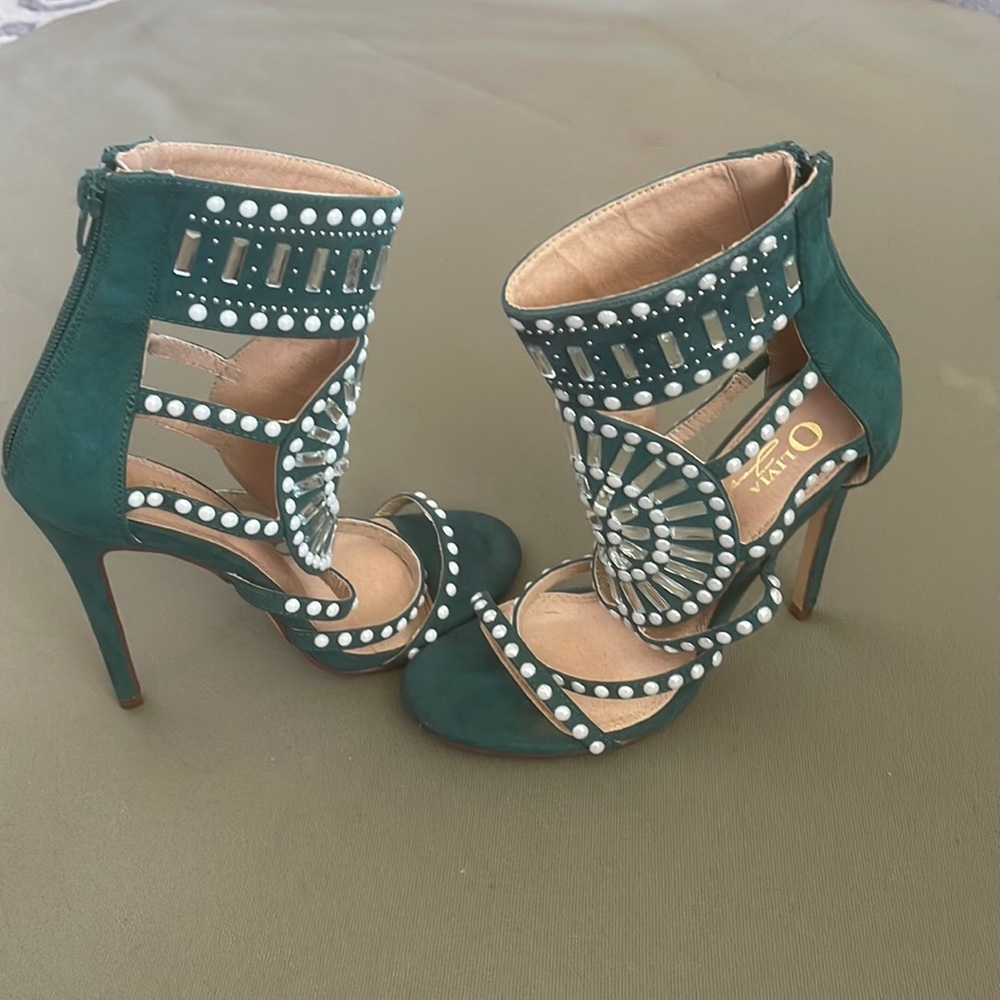 Olivia  Ferguson Studded and bling cristals high heels Womens Shoes size 6”